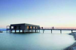 Außenansicht Kaiserstrand Badehaus im Bodensee