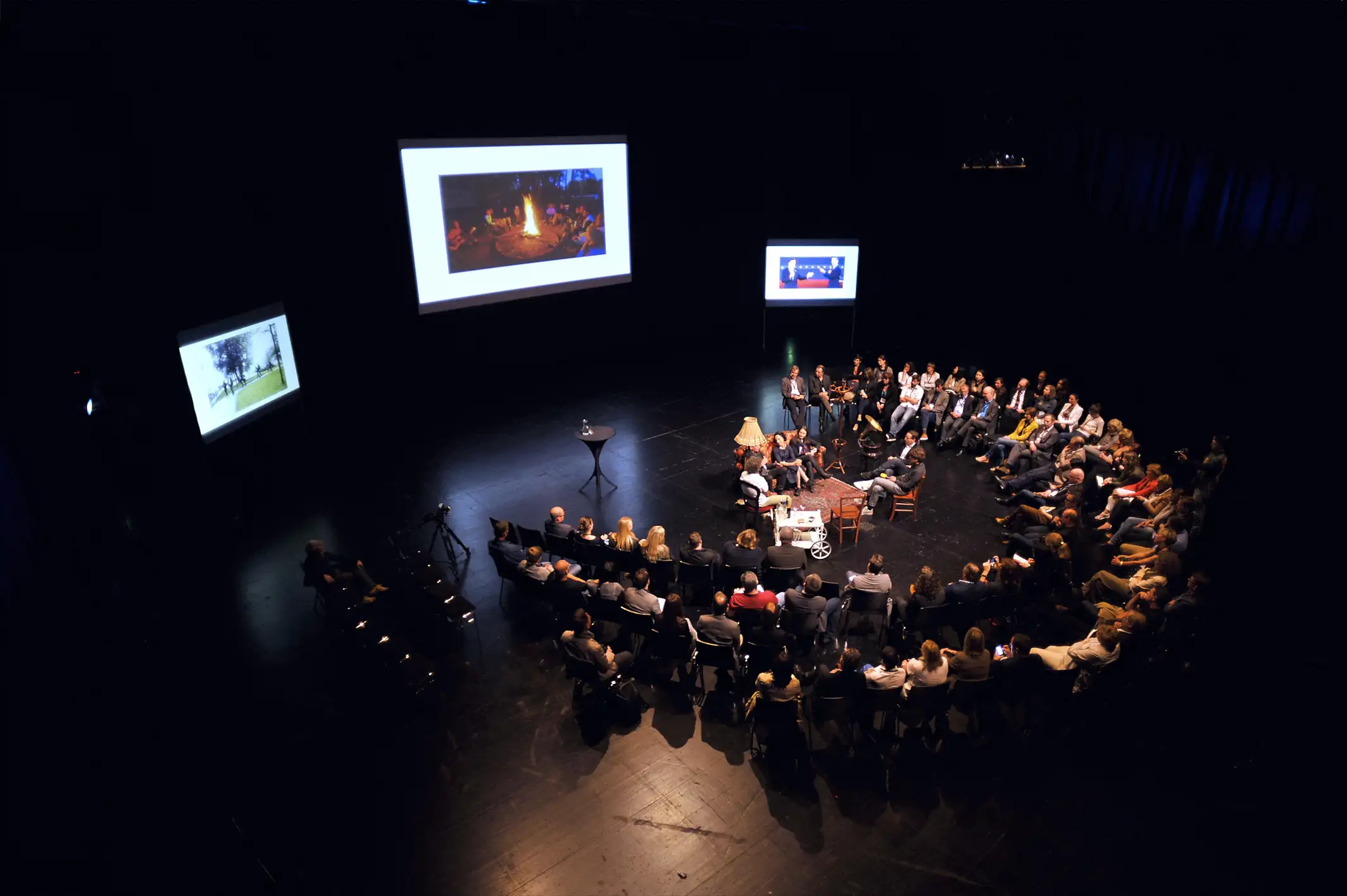 © Lucas Breuer Take your places in the fishbowl! © Lucas Breuer