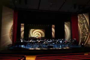 Großer Saal mit Konzertbestuhlung auf der Hauptbühne im Festspielhaus Bregenz