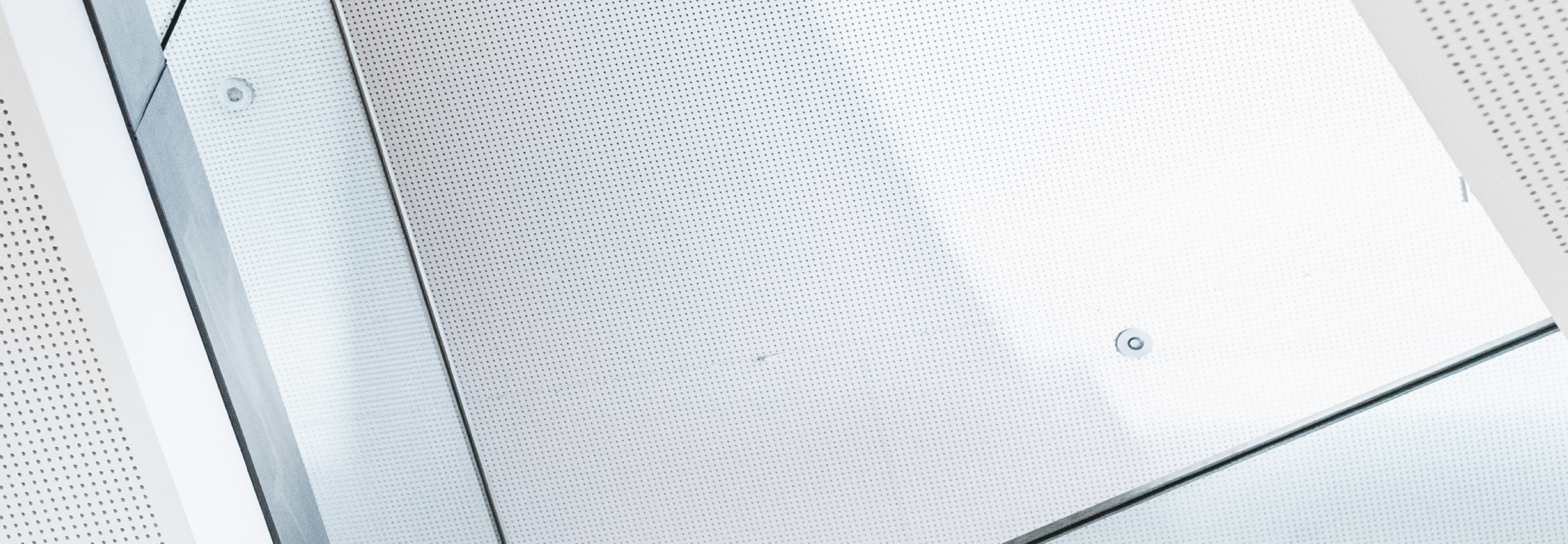 Weiße Lochdecke im Festspielhaus Bregenz © Büro Magma, Magdalena Türtscher