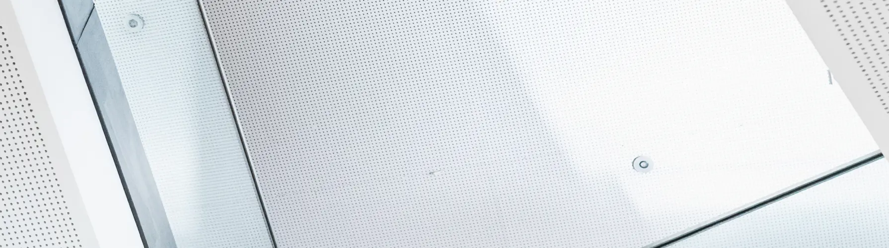 Weiße Lochdecke im Festspielhaus Bregenz © Büro Magma, Magdalena Türtscher