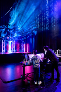 Lichtshow beim Tag der offenen Tür auf der Hauptbühne im Festspielhaus Bregenz