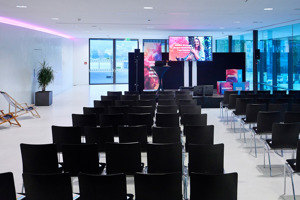 Parkstudio im Festspielhaus Bregenz, Stuhlreihen für einen Vortrag